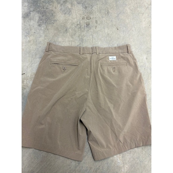 Vineyard Vines Performance Breaker Shorts Mens Size 34 Khaki Casual - Picture 3 of 4